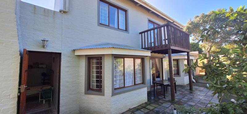 2 Bedroom Property for Sale in Fraaiuitsig Western Cape